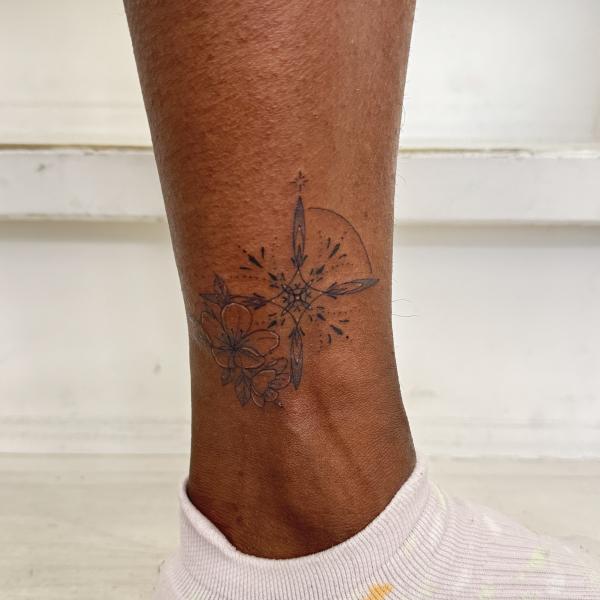 Fineline Compass Tattoo