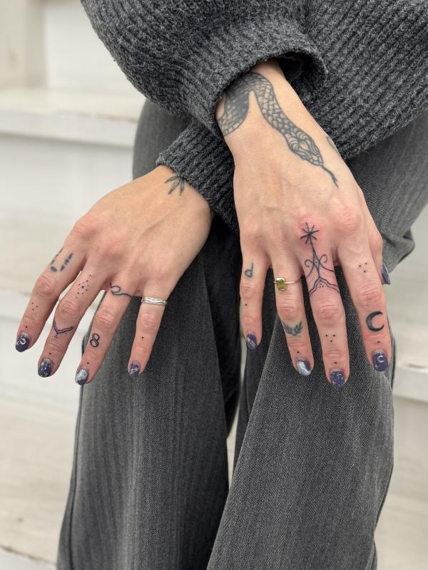 Fineline Finger Tattoo