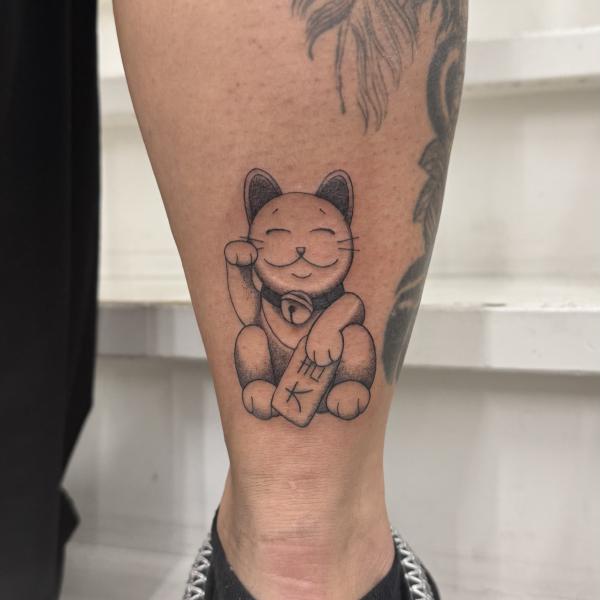 Fineline Lucky Cat Tattoo