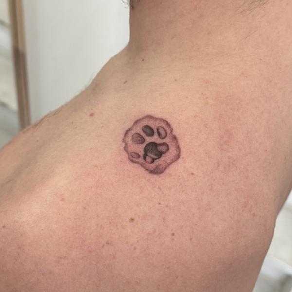Fineline Tattoo Cat Paw