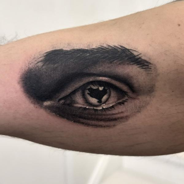 Realistic eye with basque country